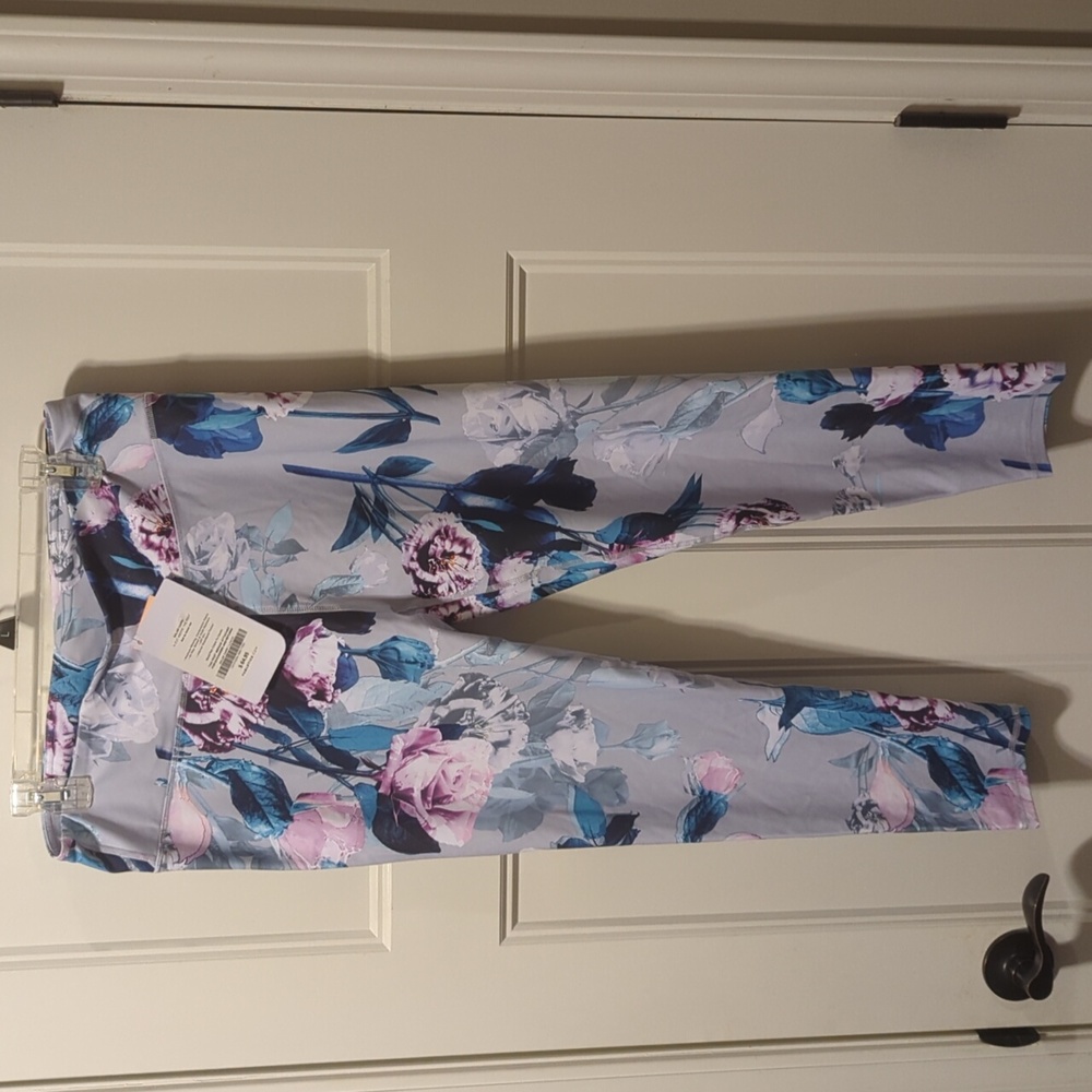 Fabletics Salar Capri NWT
